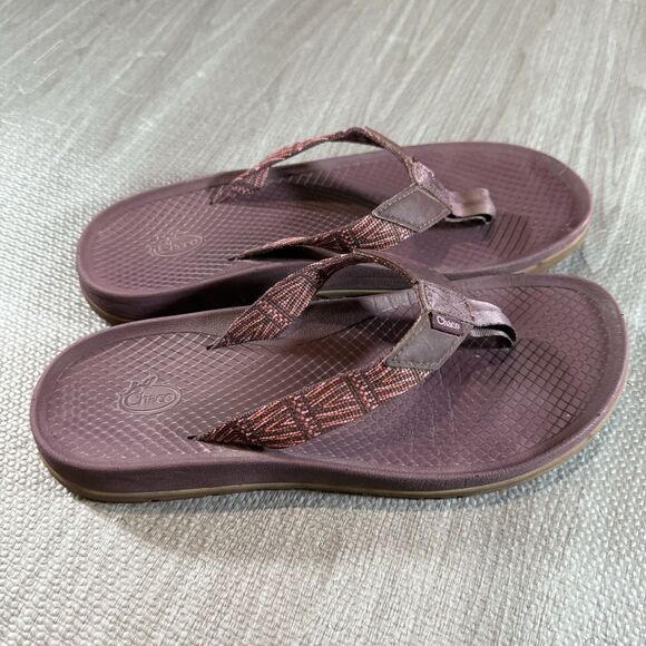 Chaco Women Lowdown Flip Flop Sandals Purple Burgundy Print Polyester Sz 8 - Picture 1 of 4